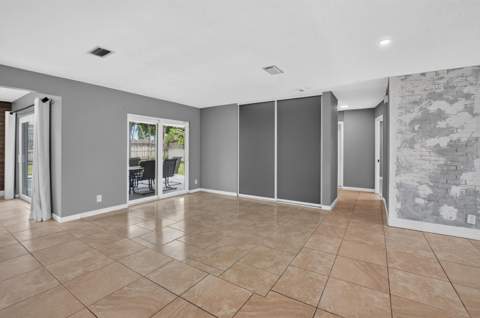 1023 SW 25th Place, Boynton Beach FL - photo 16 of 61