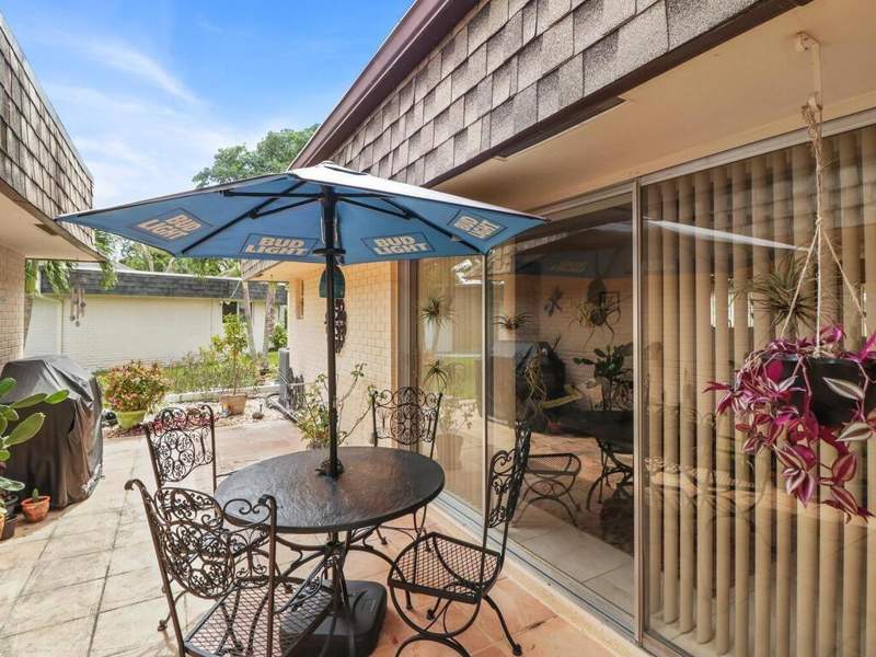 4 bedroom Single Family Residence at 5107 Bayberry Lane, Woodlands Sec One-Phase One, Tamarac — photo 5