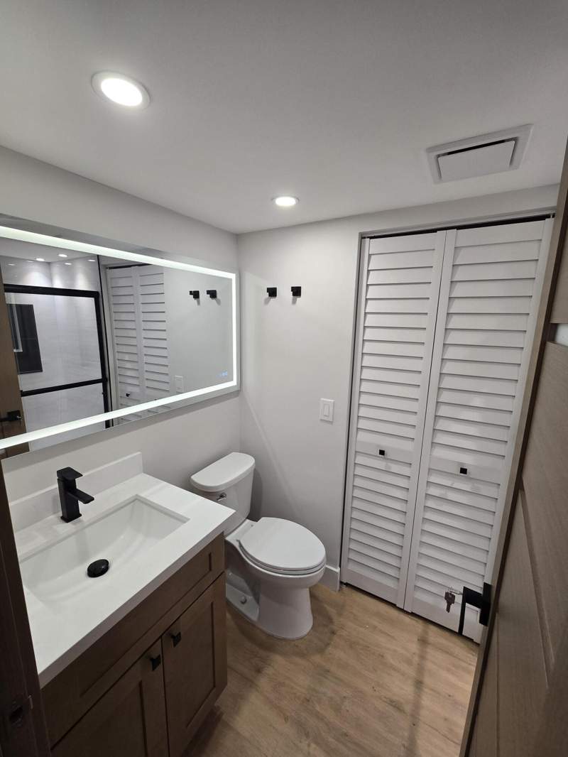2 bedroom Townhouse at 306 Lake Arbor Drive, Lakewood, Palm Springs — photo 4