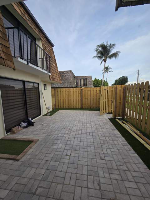 306 Lake Arbor Drive, Palm Springs FL - photo 21 of 28