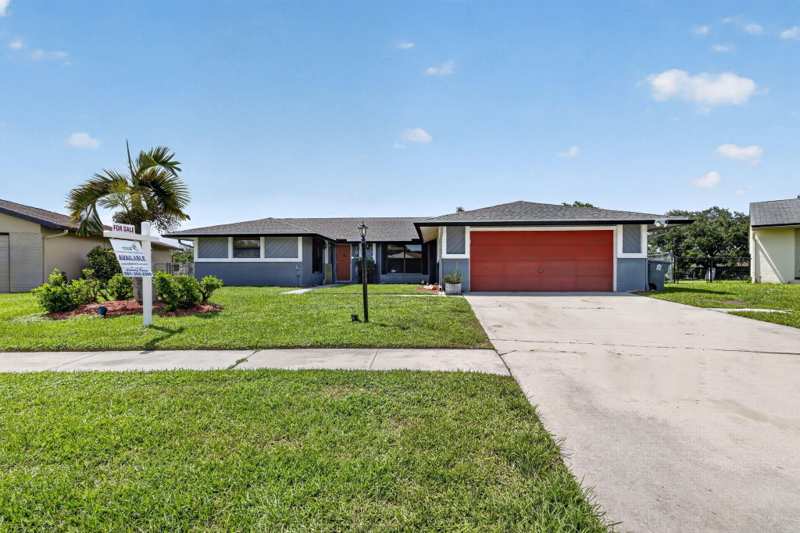 3 bedroom Single Family Residence at 8353 Raymond Drive, Le Chalet Iv-B, Boynton Beach — photo 1