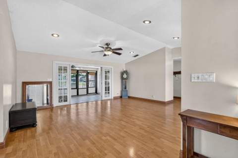 8353 Raymond Drive, Boynton Beach FL - photo 14 of 36