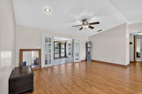 8353 Raymond Drive, Boynton Beach FL - photo 15 of 36