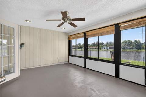 8353 Raymond Drive, Boynton Beach FL - photo 22 of 36