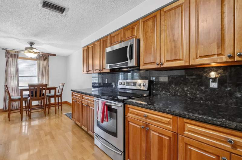 3 bedroom Single Family Residence at 8353 Raymond Drive, LE CHALET IV-B, Boynton Beach — photo 4