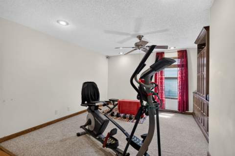 8353 Raymond Drive, Boynton Beach FL - photo 18 of 36