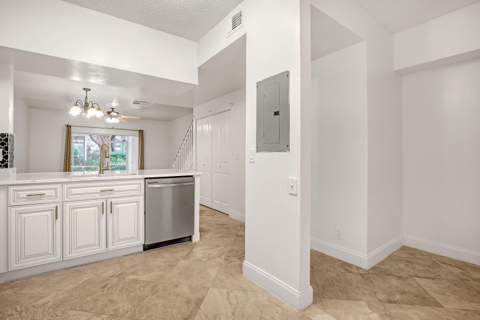 1004 Kokomo Key Lane, Delray Beach FL - photo 11 of 42