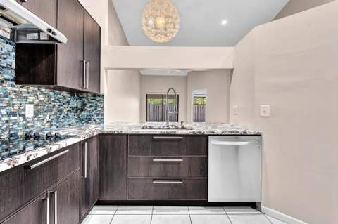 11137 NW 38th Place, Sunrise FL - photo 8 of 37