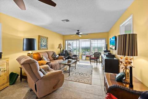 122 Mockingbird Lane, Delray Beach FL - photo 6 of 37