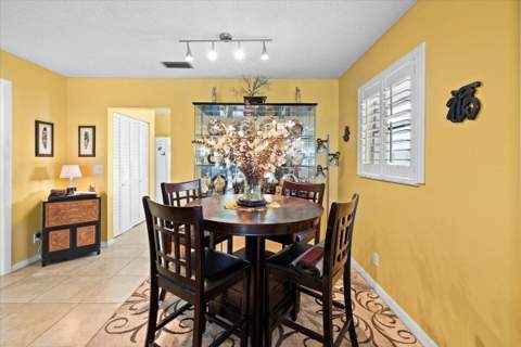 122 Mockingbird Lane, Delray Beach FL - photo 9 of 37