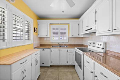 122 Mockingbird Lane, Delray Beach FL - photo 12 of 37
