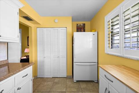 122 Mockingbird Lane, Delray Beach FL - photo 13 of 37