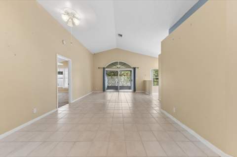 103 Saddle Trail, Royal Palm Beach FL - photo 14 of 35