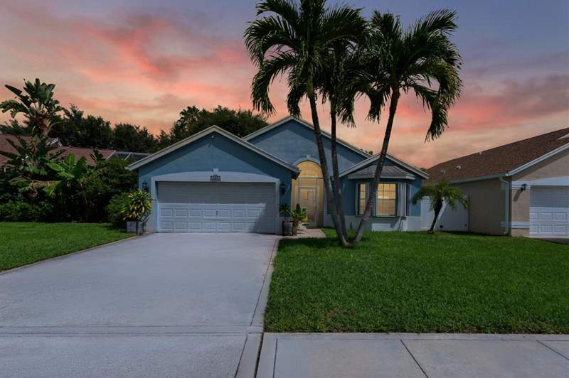 3 bedroom Single Family Residence at 103 Saddle Trail, Saratoga At Royal Palm 3, Royal Palm Beach — photo 3