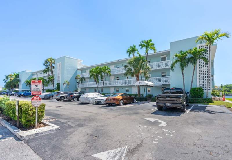 2 bedroom Stock Cooperative at 2758 NE 30th Avenue #3B, Lighthouse Colony, Lighthouse Point — photo 3