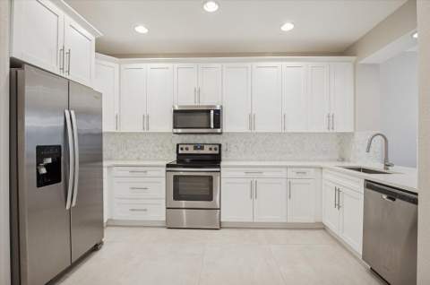 950 Marina Del Ray Lane #4, West Palm Beach FL - photo 6 of 33
