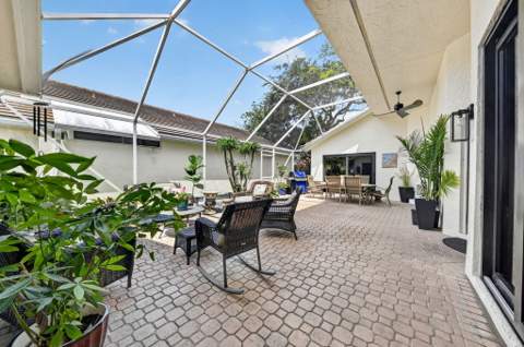 2865 N Clearbrook Circle, Delray Beach FL - photo 6 of 35