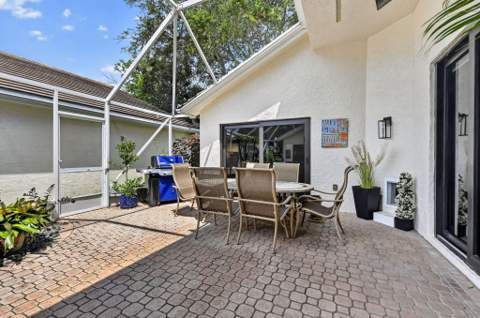 2865 N Clearbrook Circle, Delray Beach FL - photo 8 of 35