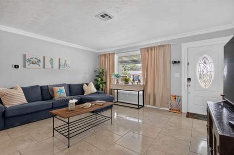 1520 NE 34th Court, Pompano Beach FL - photo 8 of 28
