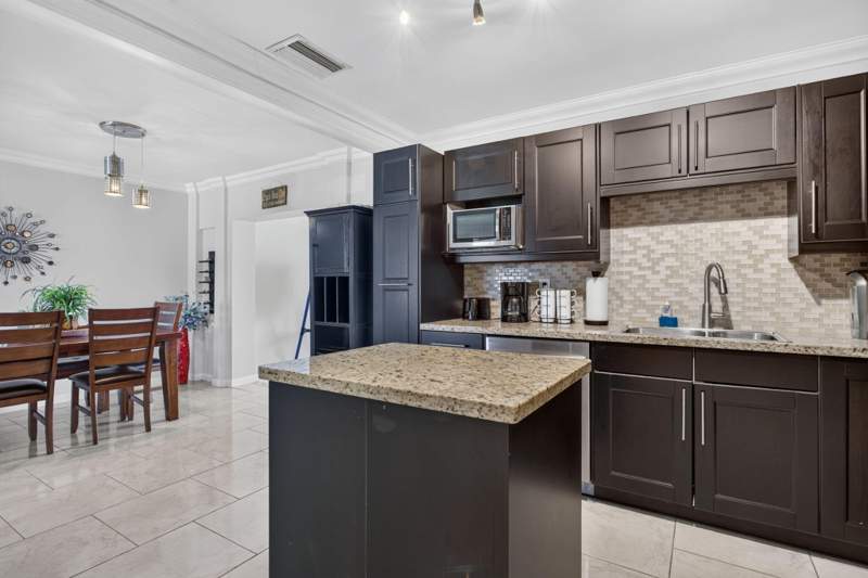 3 bedroom Single Family Residence at 1520 NE 34th Court, Cresthaven No 9 Replat, Pompano Beach — photo 4