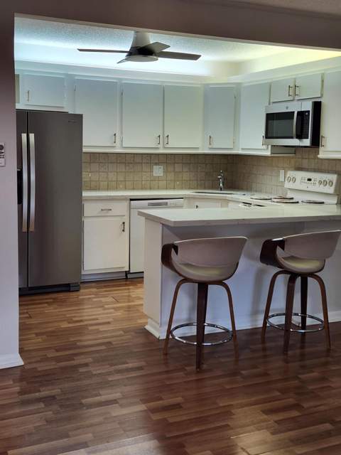 311 Knotty Pine Circle #A-1, Greenacres FL - photo 9 of 33