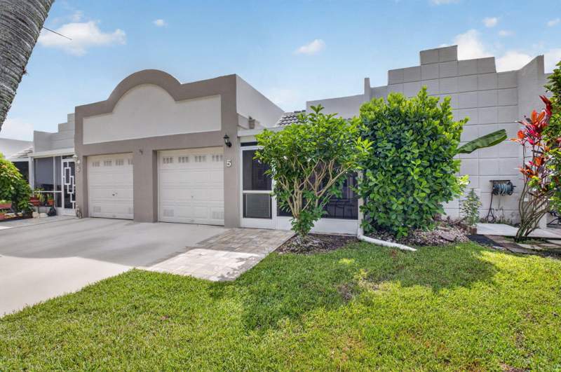 2 bedroom Villa at 18940 Stewart Circle #5, Weitzer Sub Pl 3, Boca Raton — photo 3