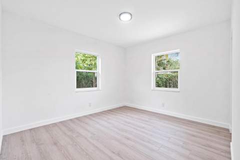 720 S 11th Street, Lantana FL - photo 10 of 16