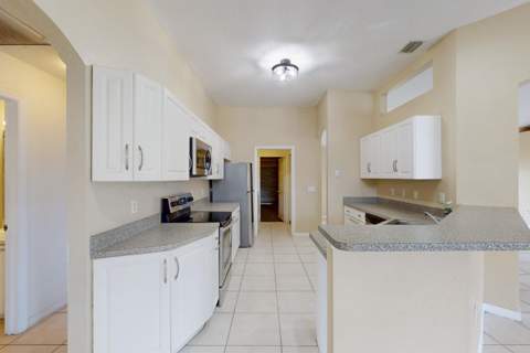 436 SW Bradshaw Circle, Port St. Lucie FL - photo 16 of 52