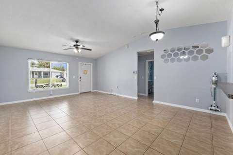 5010 Hickory Drive, Fort Pierce FL - photo 7 of 35