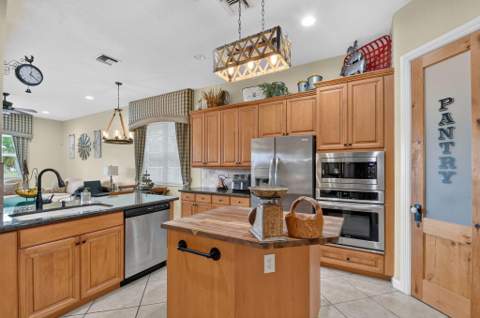 6839 Houlton Circle, Greenacres FL - photo 9 of 108