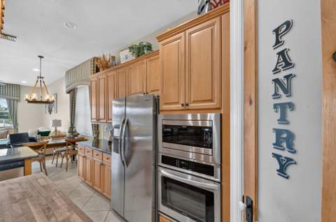 6839 Houlton Circle, Greenacres FL - photo 11 of 108