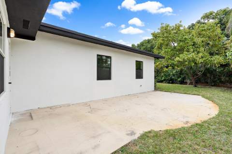 720 S 11th Street, Lantana FL - photo 11 of 16