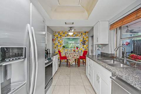 5704 NW 47th Lane, Tamarac FL - photo 12 of 58