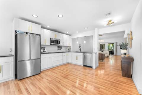 6660 Canary Palm Circle, Boca Raton FL - photo 7 of 38