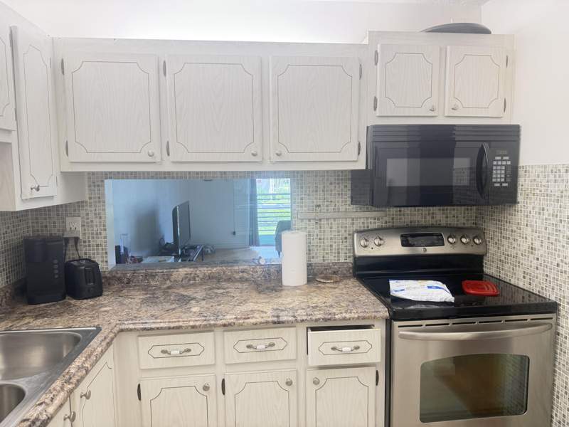 2 bedroom Condominium at 2640 Garden Drive #202, : Lake Clarke Gardens Condo 17 Cond Decl In, Lake Worth — photo 5