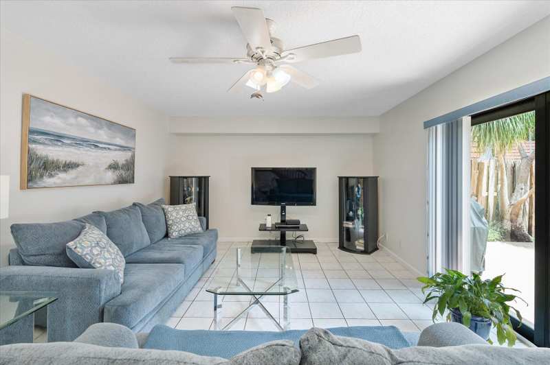 2 bedroom Townhouse at 702 NW 98th Circle, Jacaranda Parcel 610, Plantation — photo 1