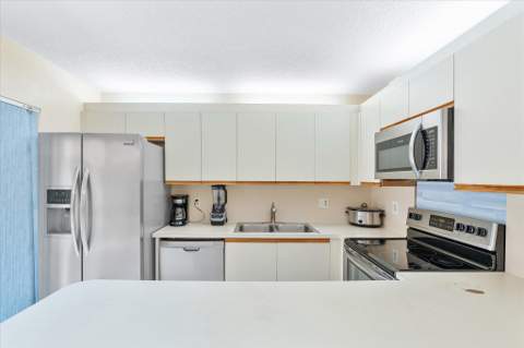 702 NW 98th Circle, Plantation FL - photo 13 of 36