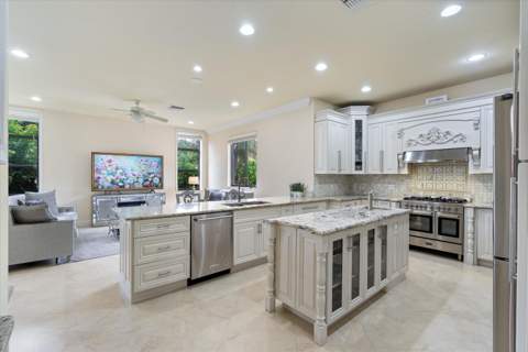301 Sandalwood Lane, Boca Raton FL - photo 7 of 63