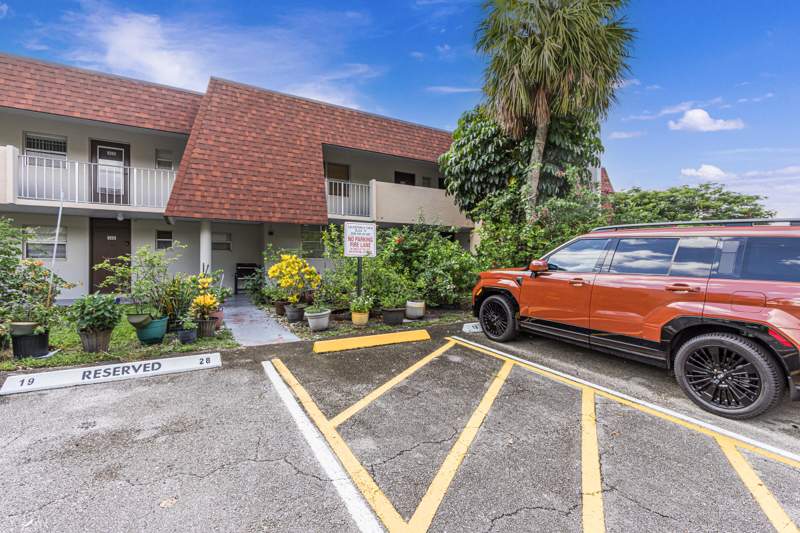 2 bedroom Condominium at 3090 NW 46th Avenue, Lauderdale Oaks Condo Xix, Lauderdale Lakes — photo 2