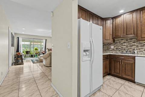 3090 NW 46th Avenue, Lauderdale Lakes FL - photo 8 of 26
