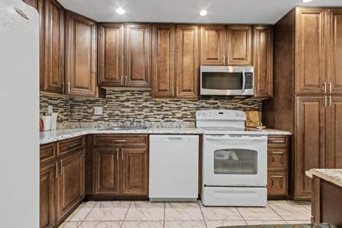 3090 NW 46th Avenue, Lauderdale Lakes FL - photo 9 of 26