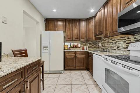 3090 NW 46th Avenue, Lauderdale Lakes FL - photo 12 of 26
