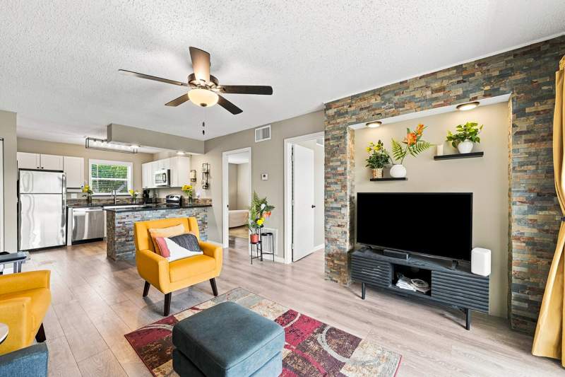 2 bedroom Condominium at 198 Lake Frances Drive, Golden Lakes Village Condo 1 Thru 13-A, West Palm Beach — photo 4