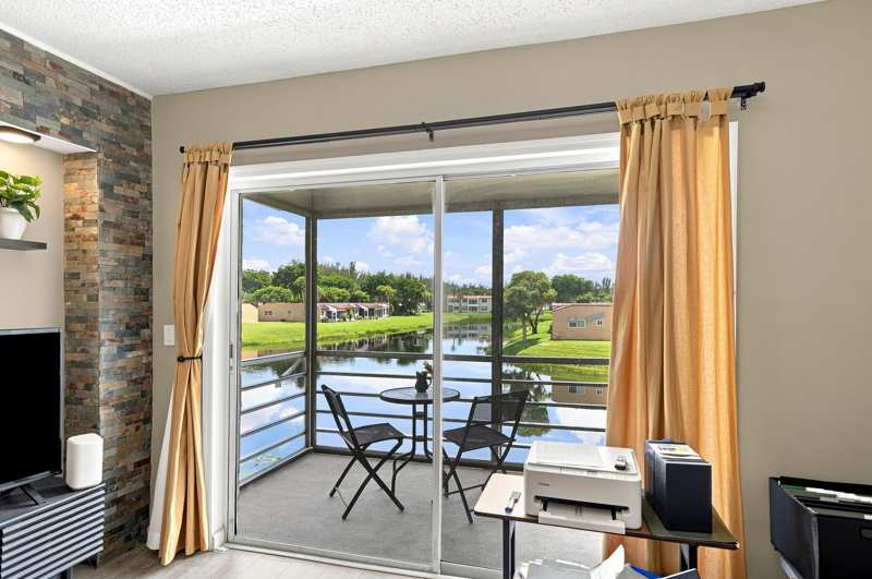 2 bedroom Condominium at 198 Lake Frances Drive, Golden Lakes Village Condo 1 Thru 13-A, West Palm Beach — photo 1