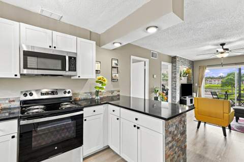 198 Lake Frances Drive, West Palm Beach FL - photo 7 of 36