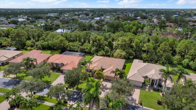 4 bedroom Single Family Residence at 348 SW Egret Landing, Sawgrass Lakes Phase 4, Port St. Lucie — photo 3