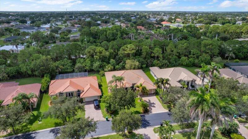 4 bedroom Single Family Residence at 348 SW Egret Landing, Sawgrass Lakes Phase 4, Port St. Lucie — photo 4