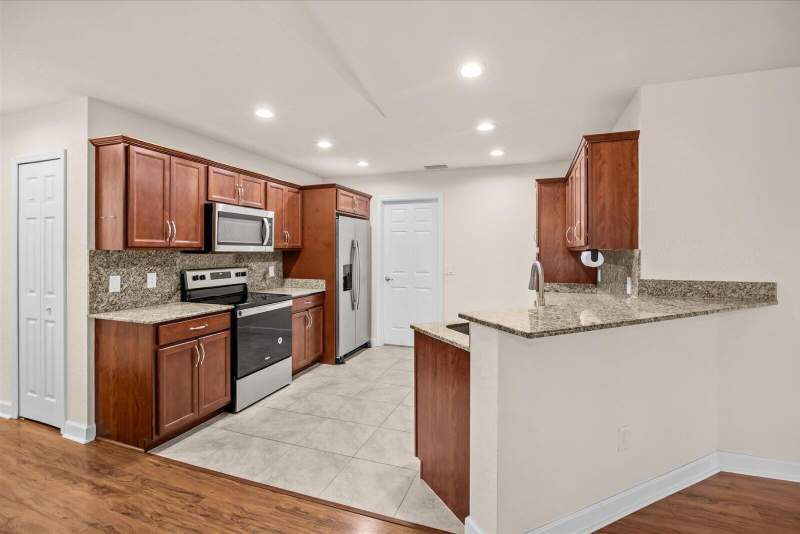 2 bedroom Single Family Residence at 14564 Dalia Avenue, Spanish Lakes Fairways Leasehold Estates, Fort Pierce — photo 5