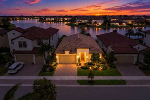 11850 N Baypoint Circle, home for sale in Parkland 33076