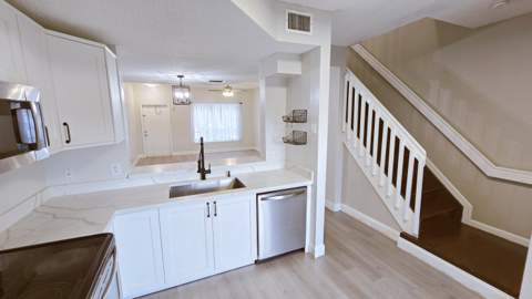 9807 NW 57 Manor, Coral Springs FL - photo 10 of 57